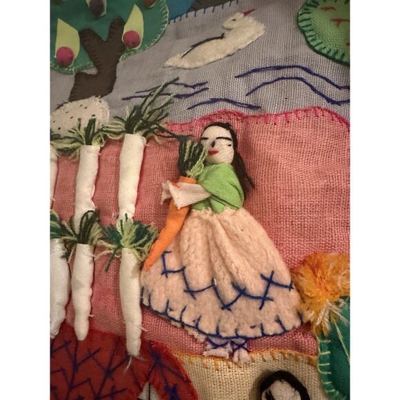 ARPILLERA Peruvian Folk Art Handmade Tapestry Garden Animals 3D 18 x 18 inches - Picture 9 of 12